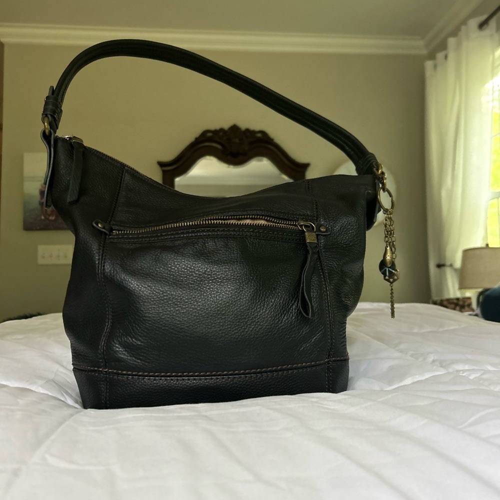 The Sak black bag | good condition | Multiple pockets and zippers.
